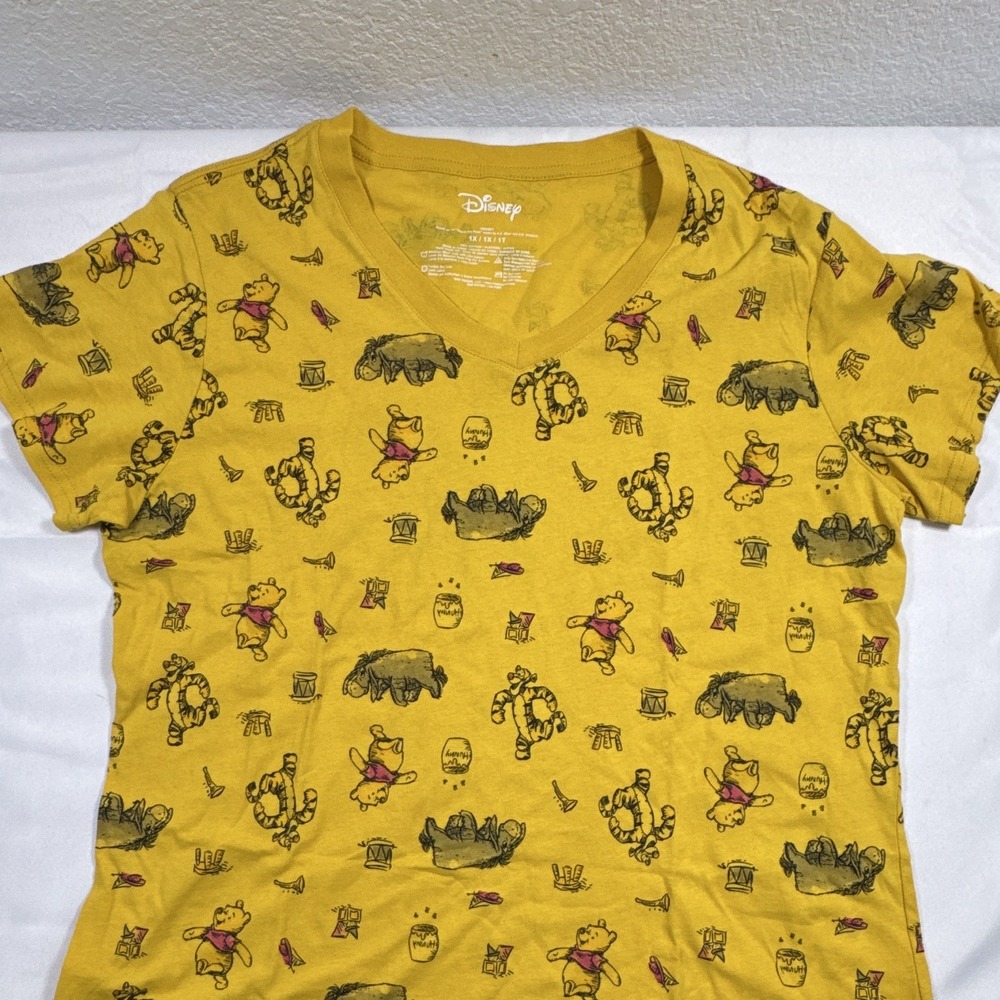 Disney Winnie the Pooh All-Over Print Yellow V-Neck T-Shirt Women's 1X